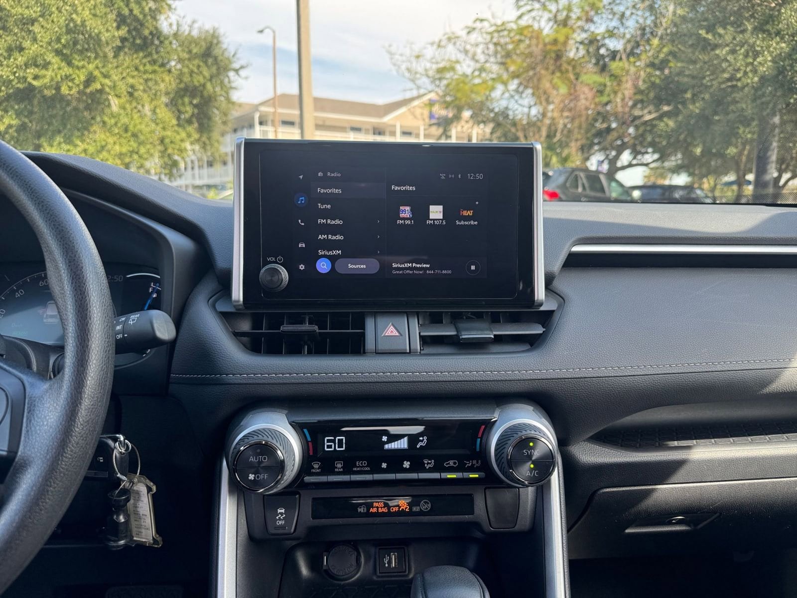 Thumbnail: 2025 Toyota RAV4 - 21