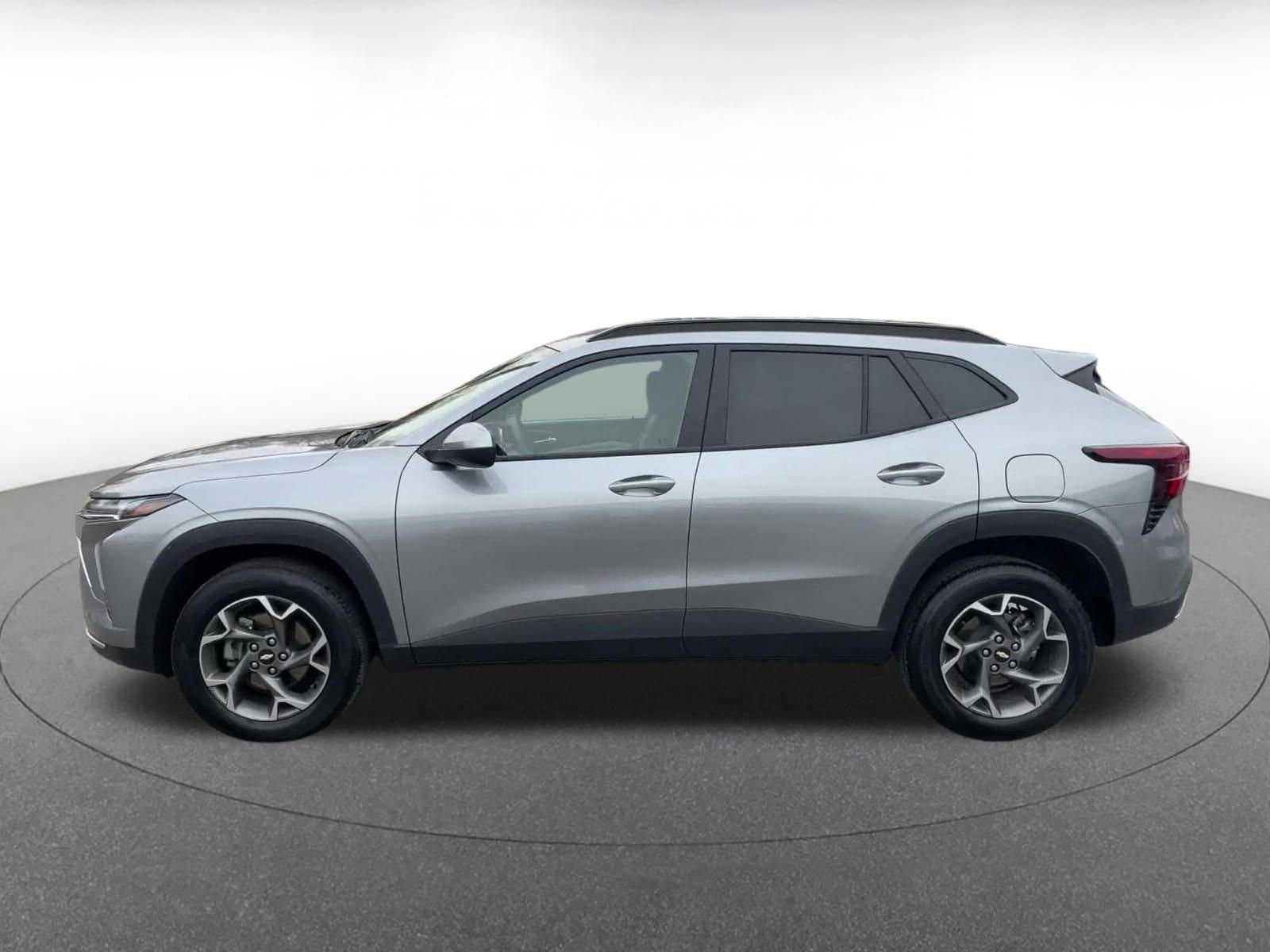 Thumbnail: 2025 Chevrolet Trax - 8