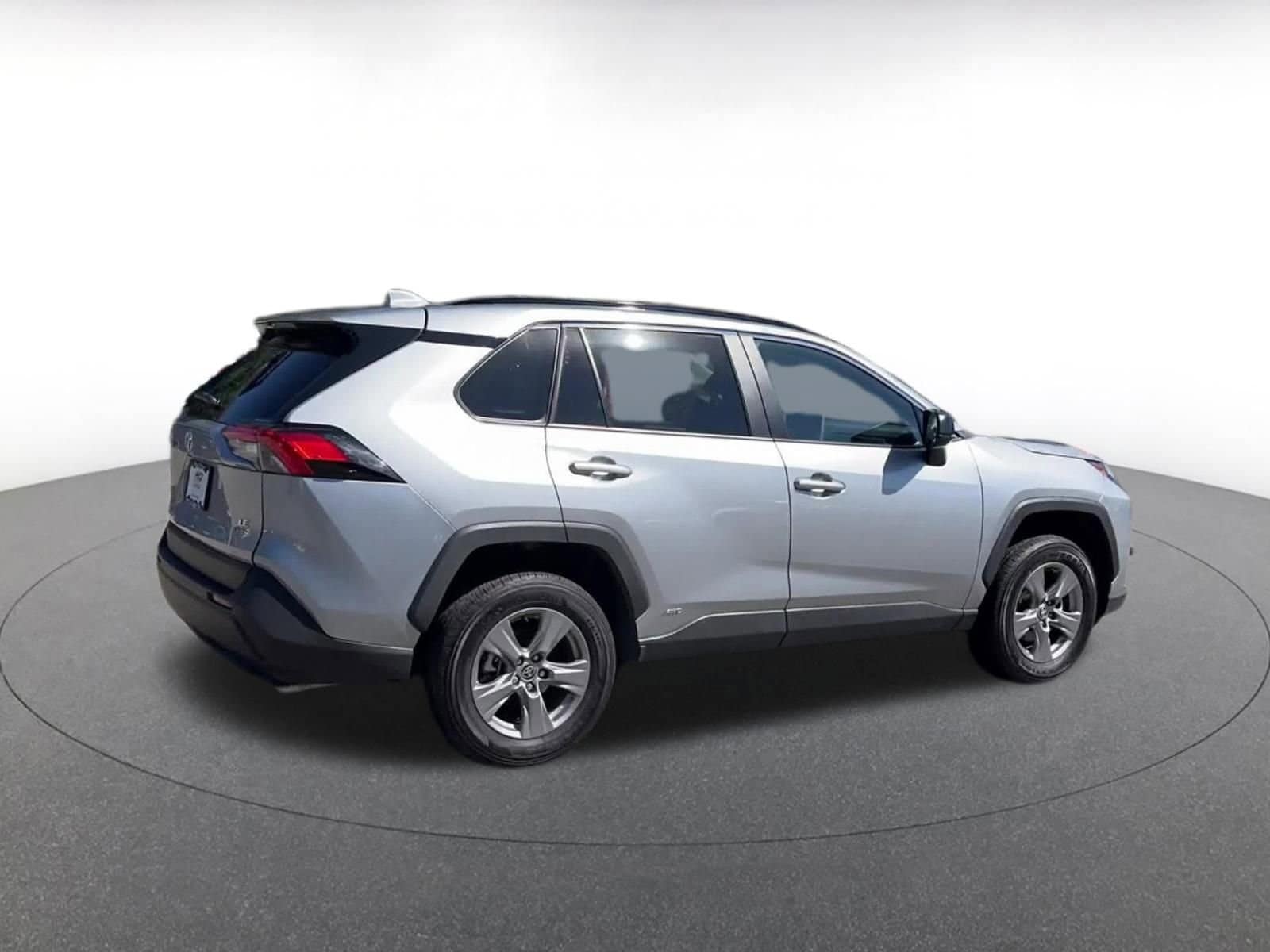 Thumbnail: 2025 Toyota RAV4 - 18