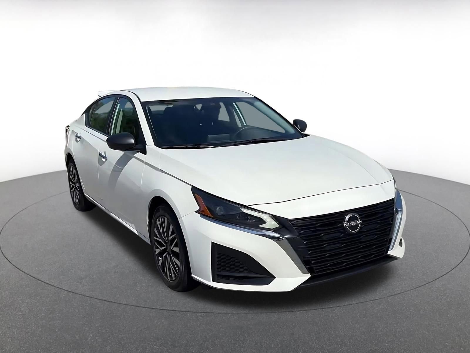 Thumbnail: 2025 Nissan Altima - 2