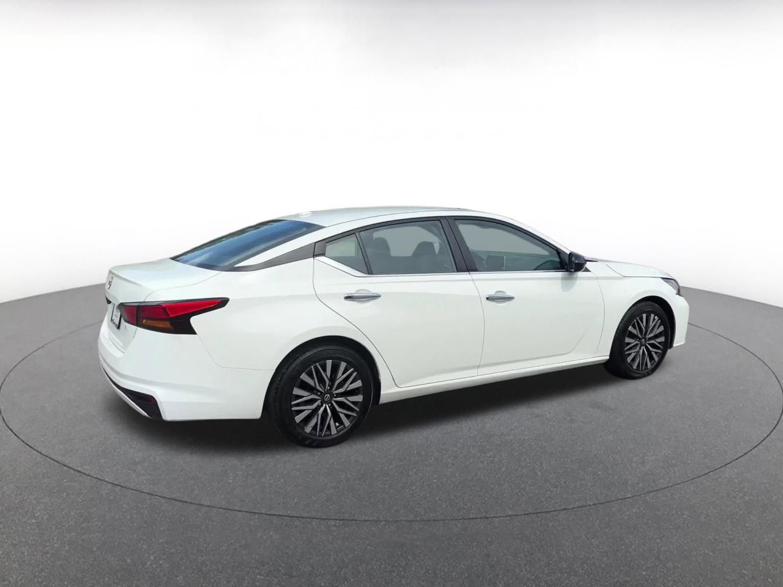 Thumbnail: 2025 Nissan Altima - 12