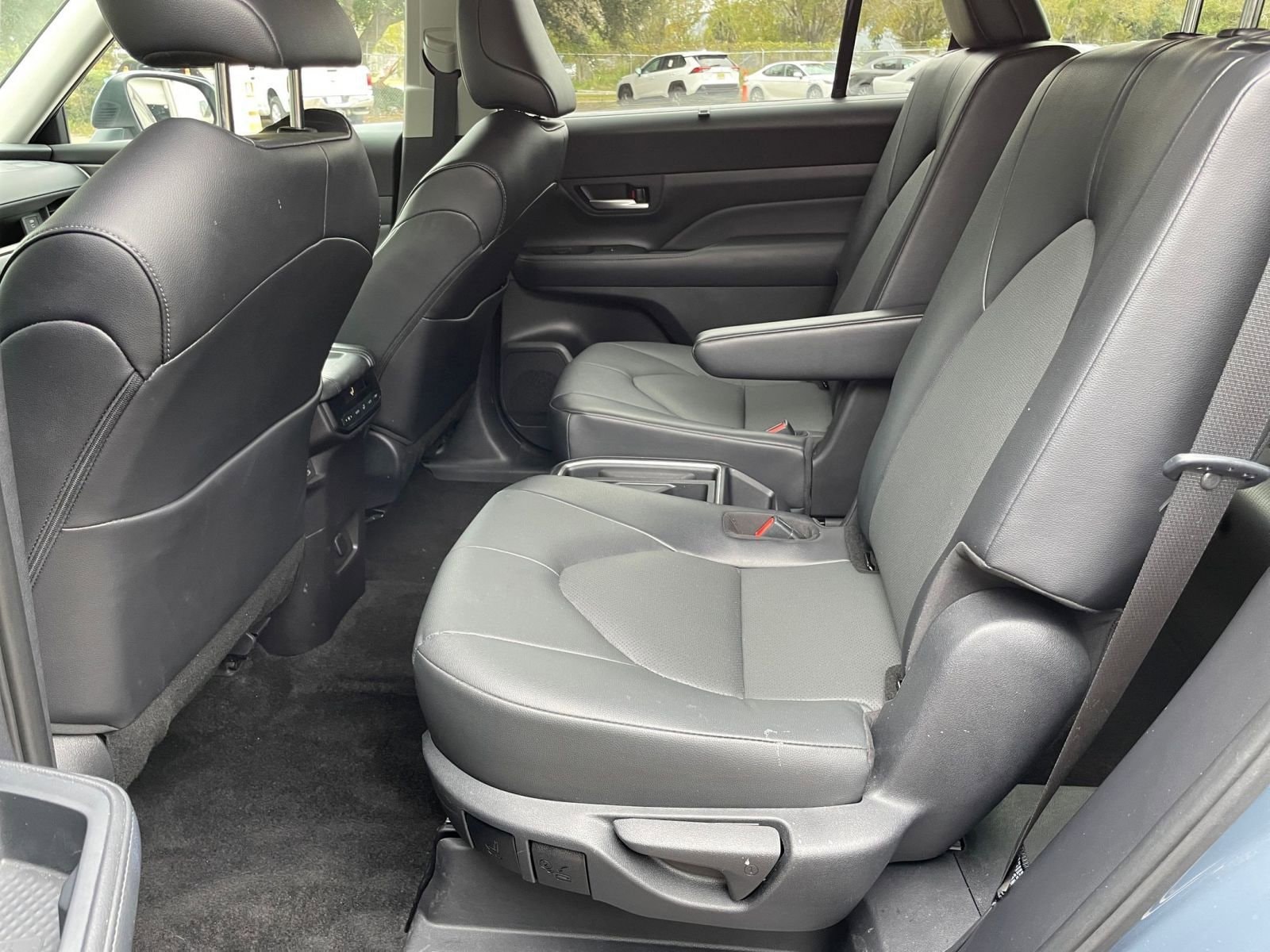 Thumbnail: 2025 Toyota Grand Highlander - 23