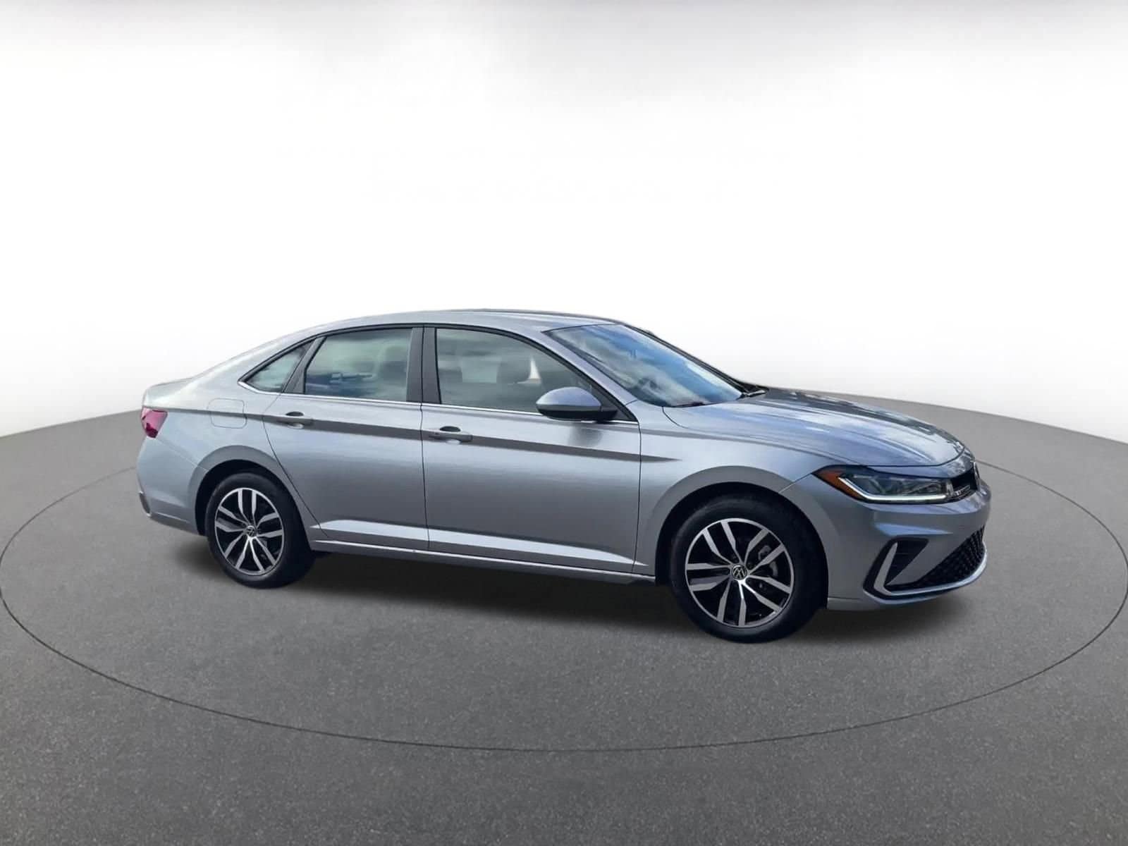 Thumbnail: 2025 Volkswagen Jetta - 1