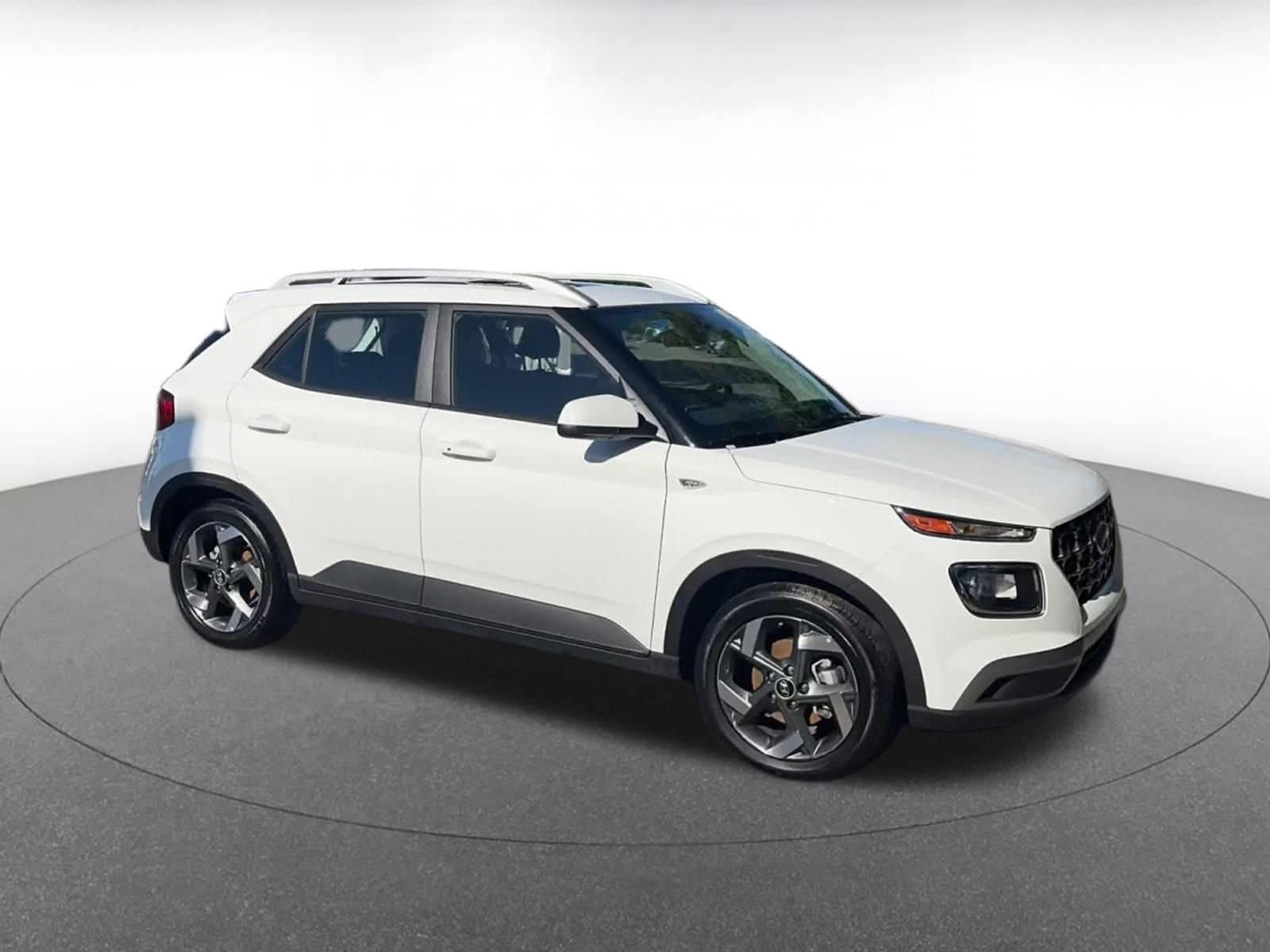 Thumbnail: 2025 Hyundai Venue - 1