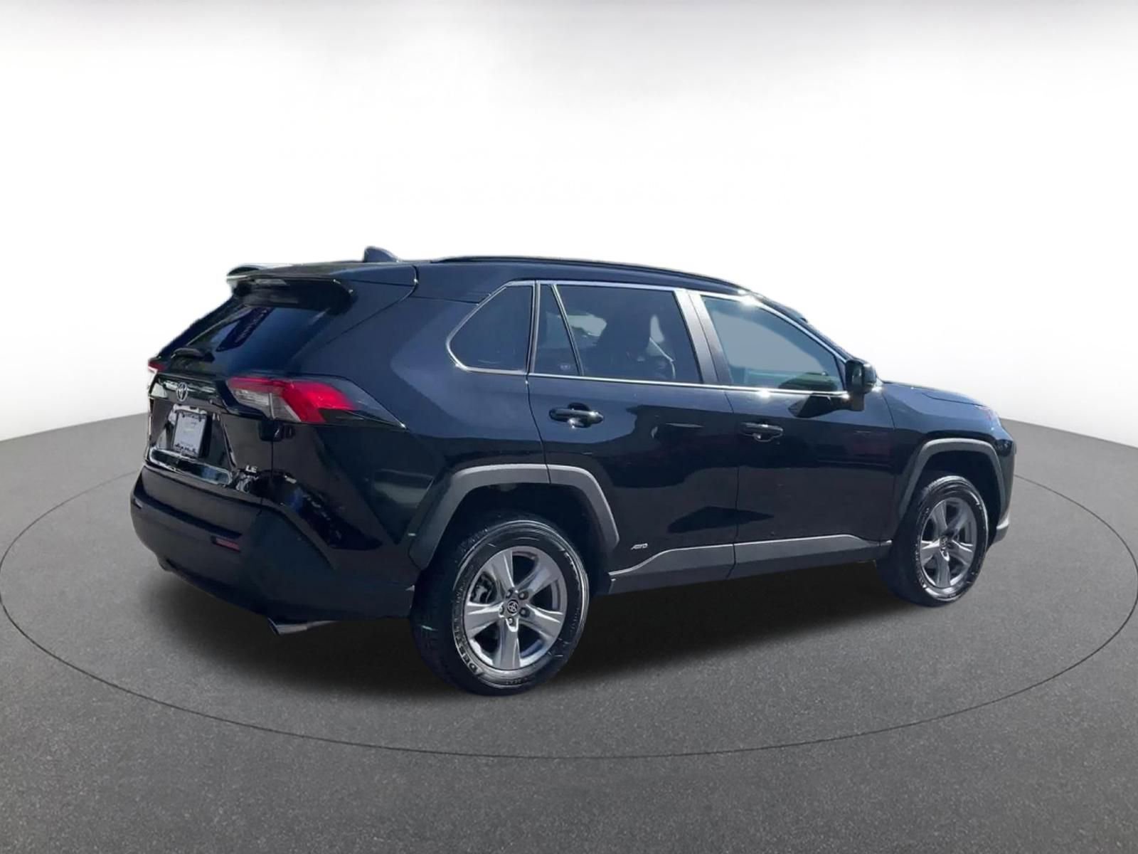 Thumbnail: 2025 Toyota RAV4 - 14