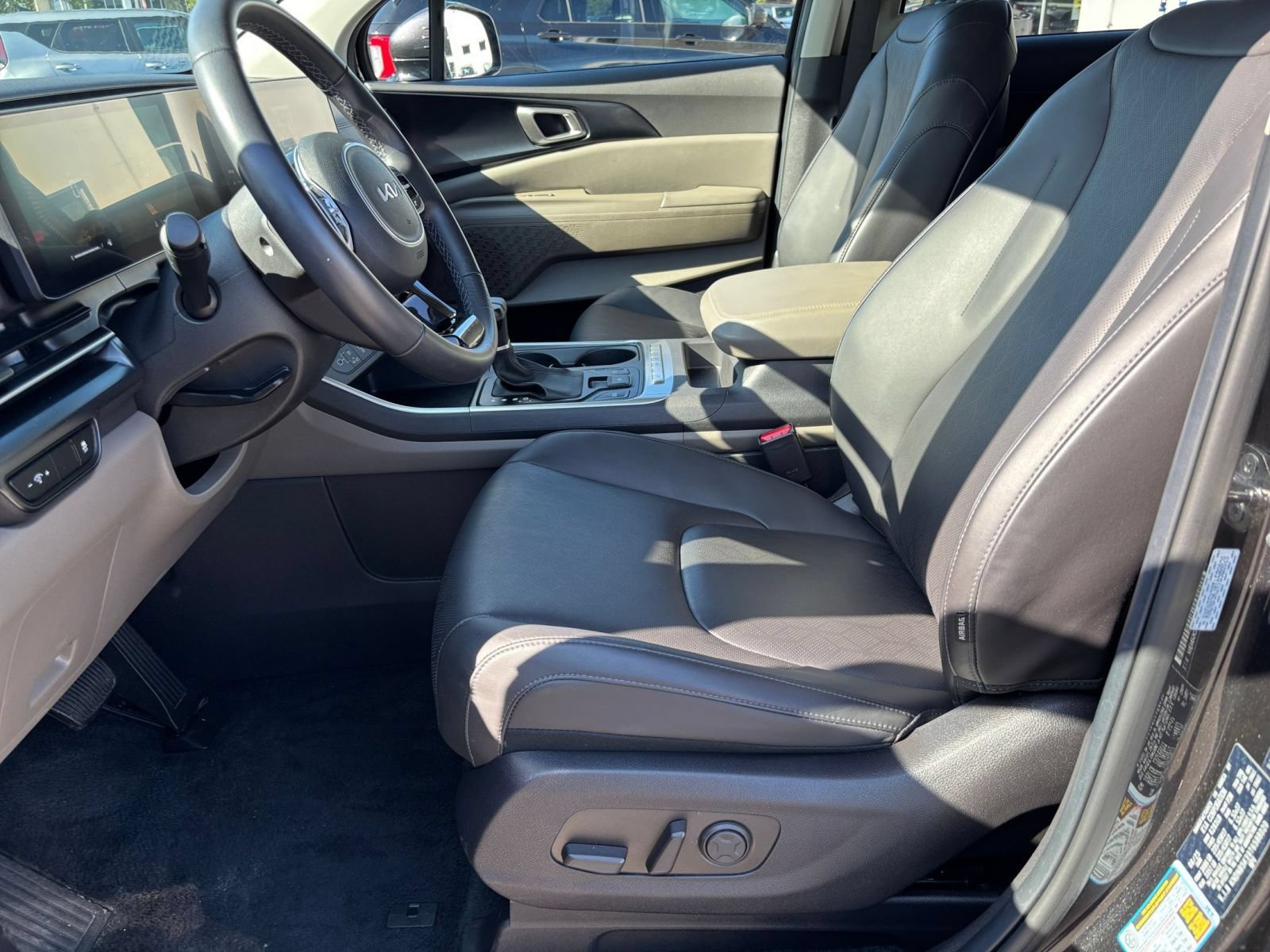 Thumbnail: 2026 Kia Carnival - 28