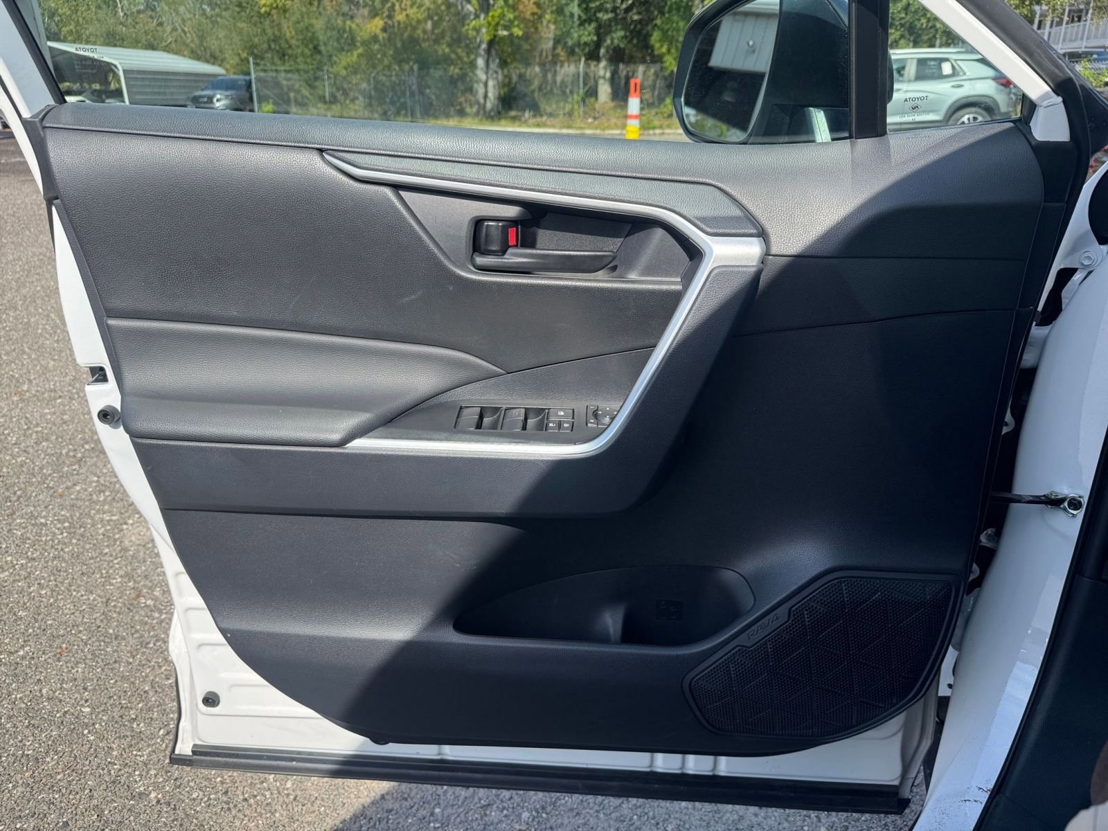 Thumbnail: 2025 Toyota RAV4 - 20