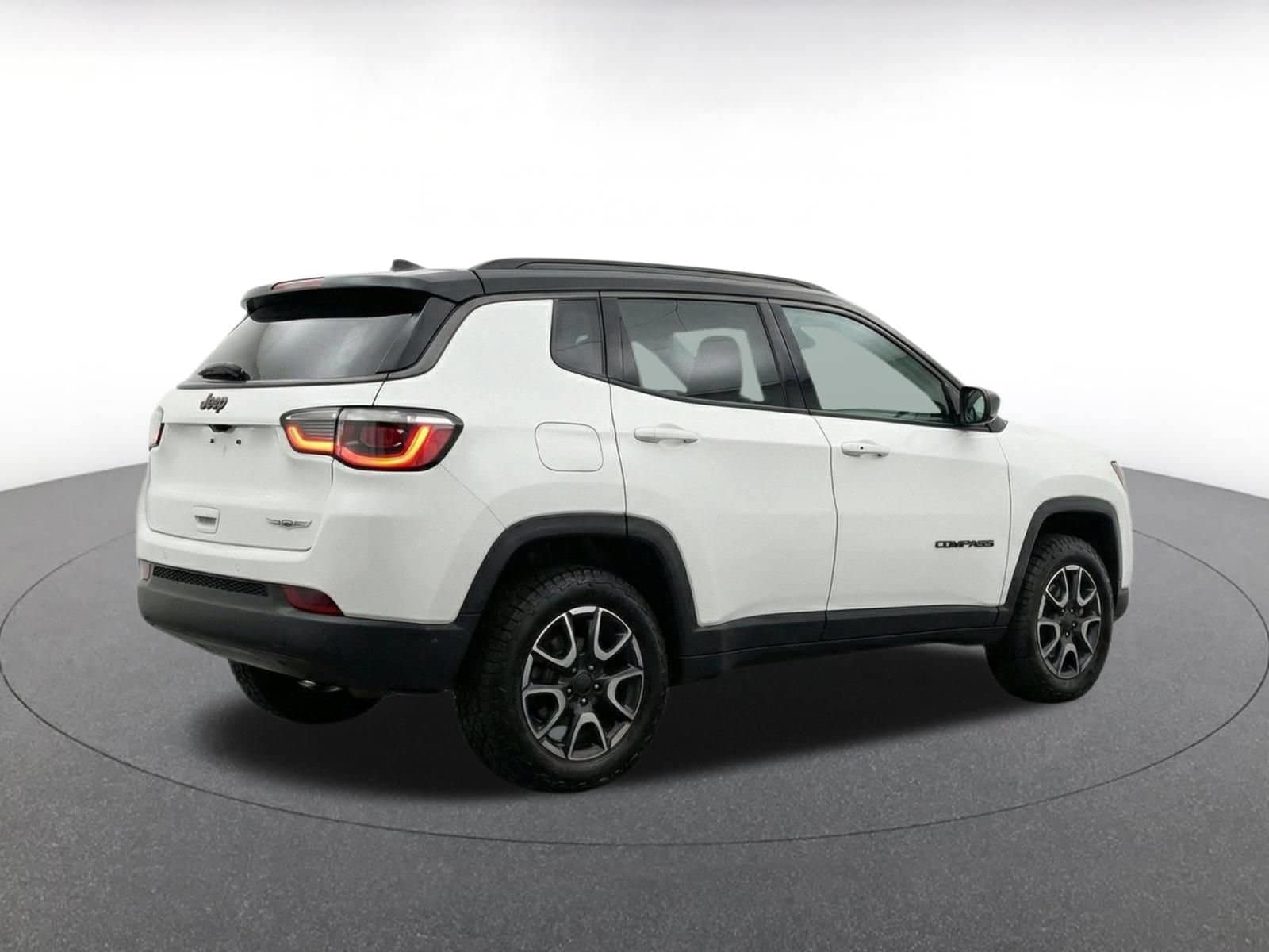 Thumbnail: 2025 Jeep Compass - 9