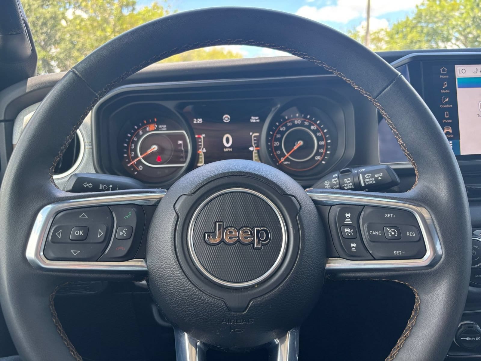 Thumbnail: 2025 Jeep Wrangler - 28