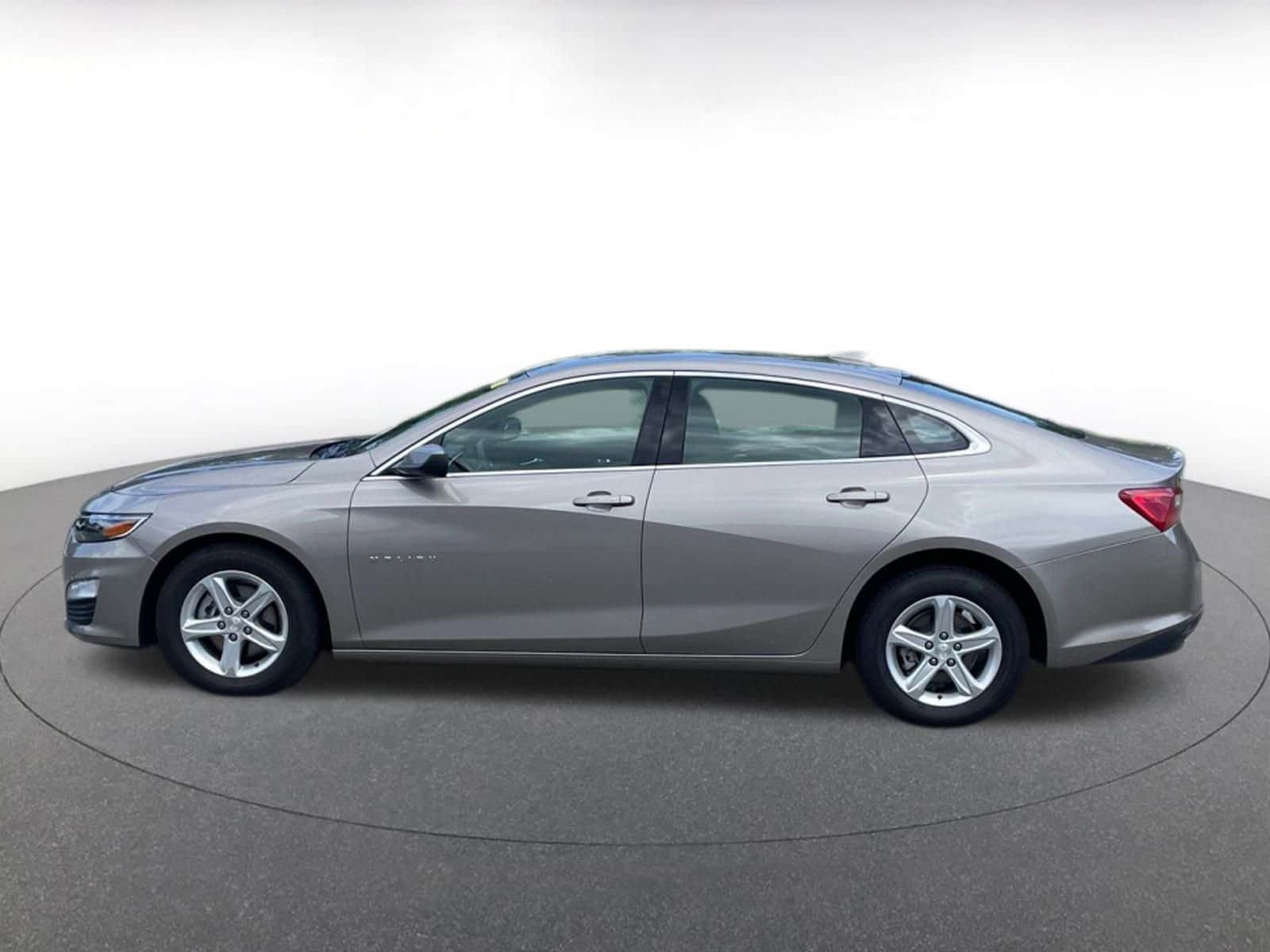 Thumbnail: 2024 Chevrolet Malibu - 8