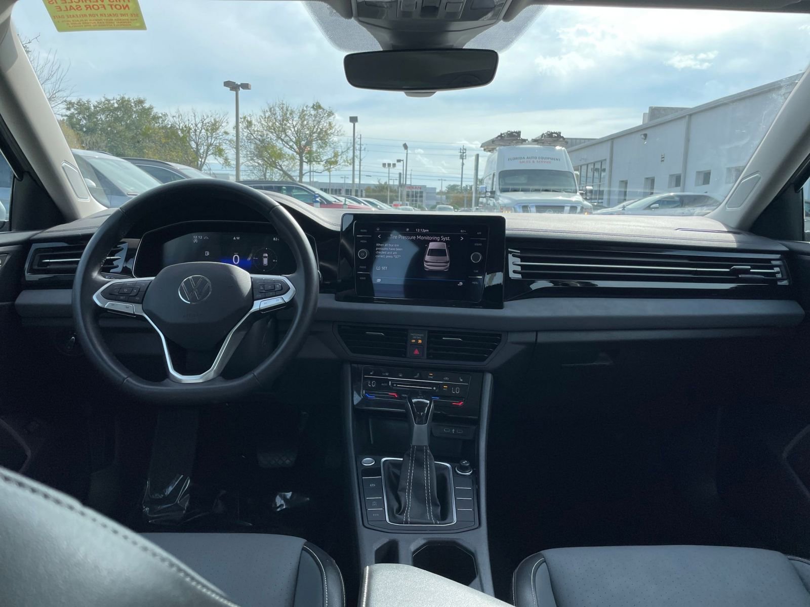 Thumbnail: 2025 Volkswagen Jetta - 31