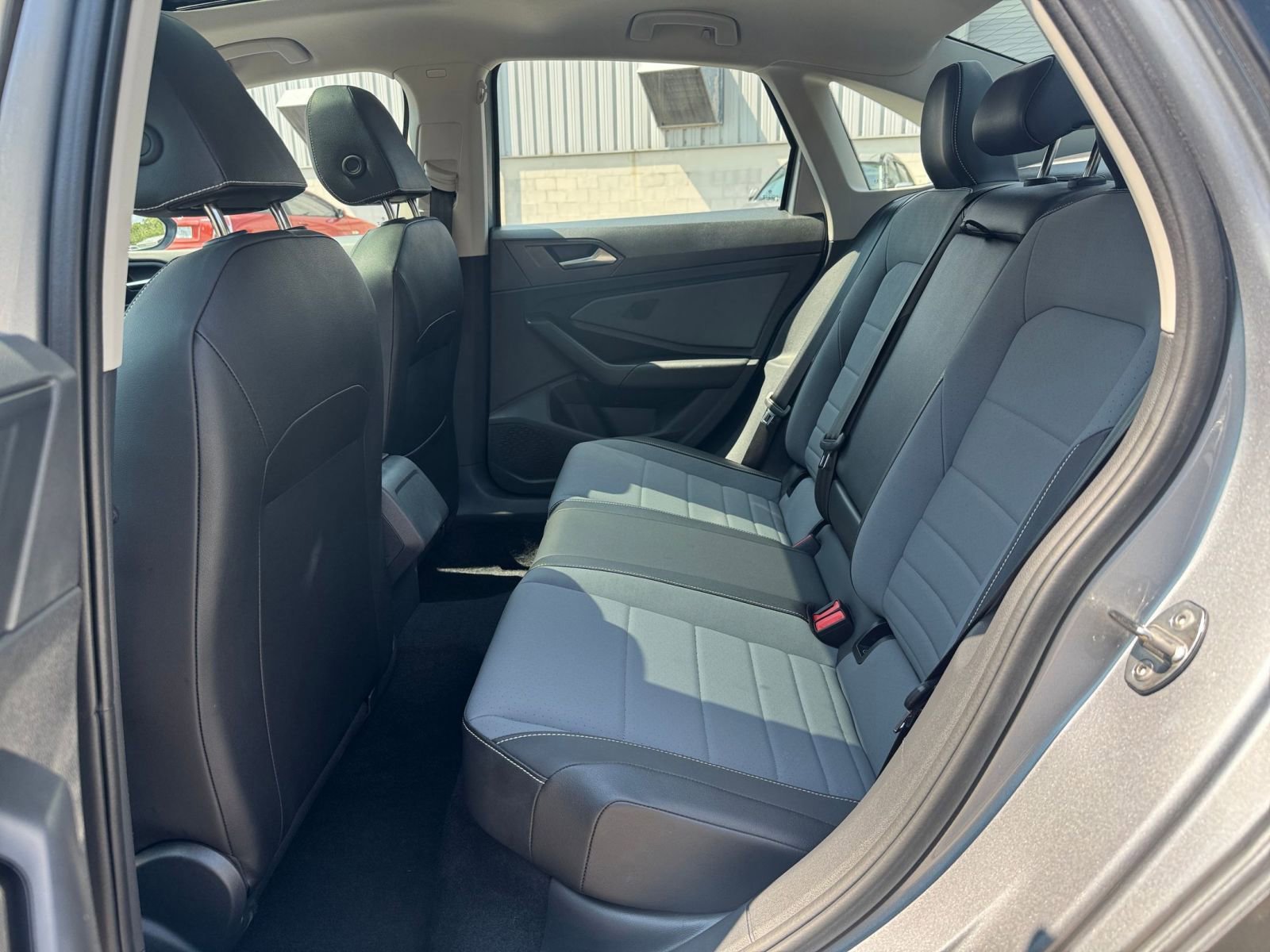 Thumbnail: 2025 Volkswagen Jetta - 24