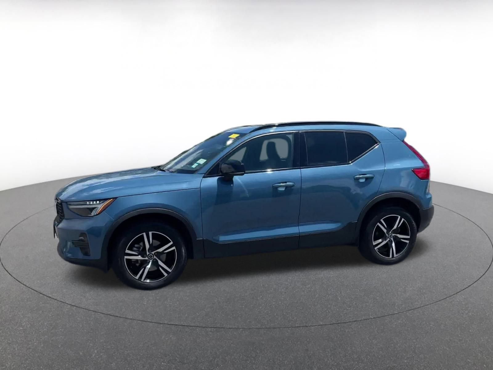 Thumbnail: 2024 Volvo XC40 - 7