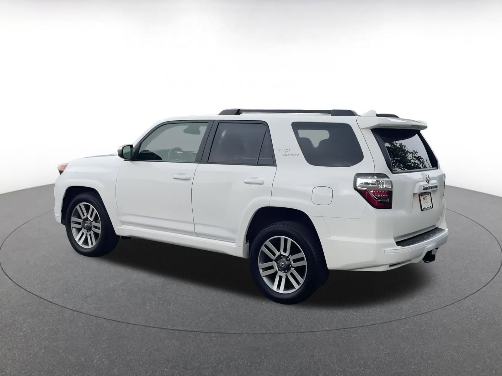 Thumbnail: 2024 Toyota 4Runner - 8