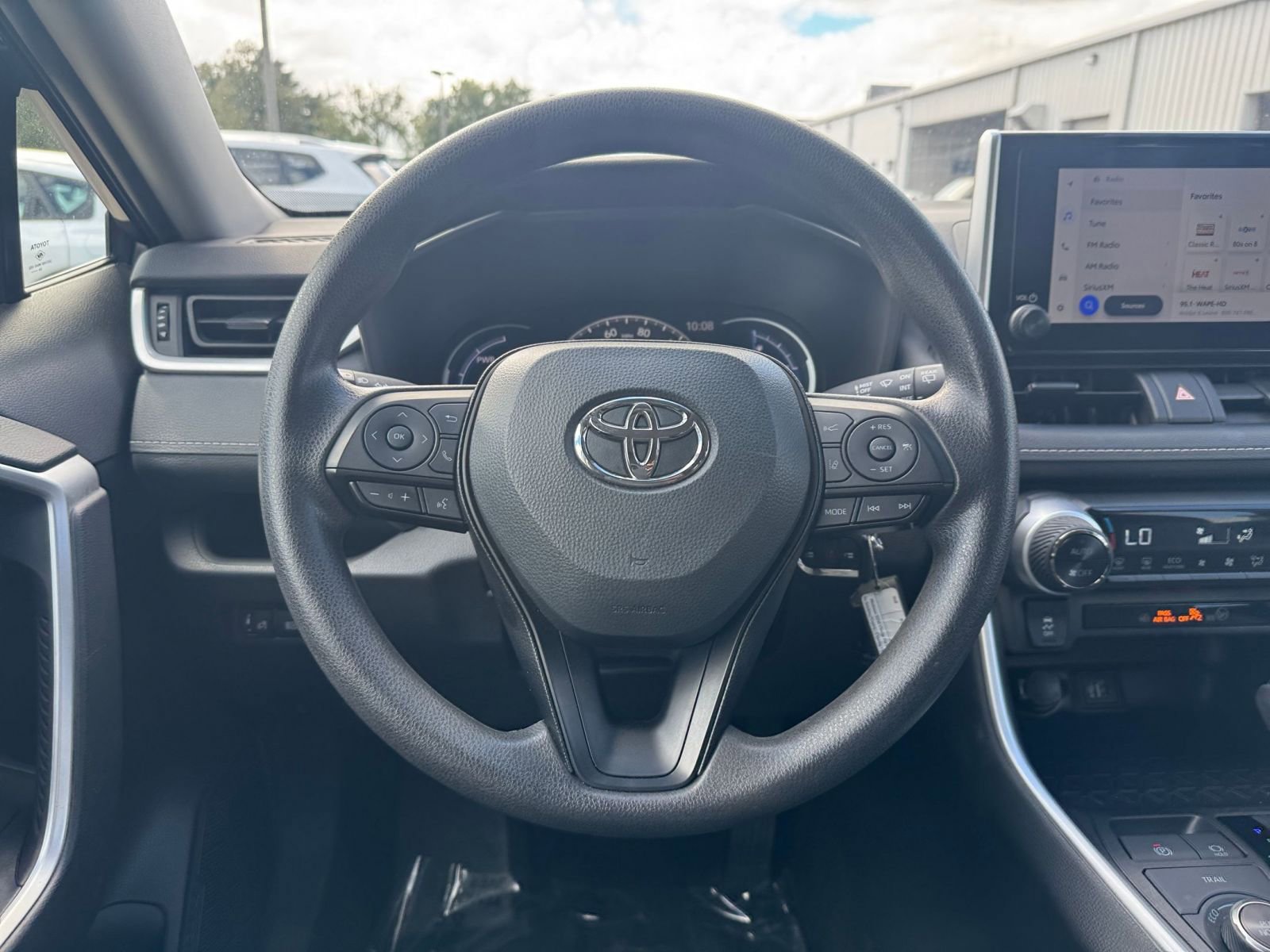 Thumbnail: 2025 Toyota RAV4 - 27