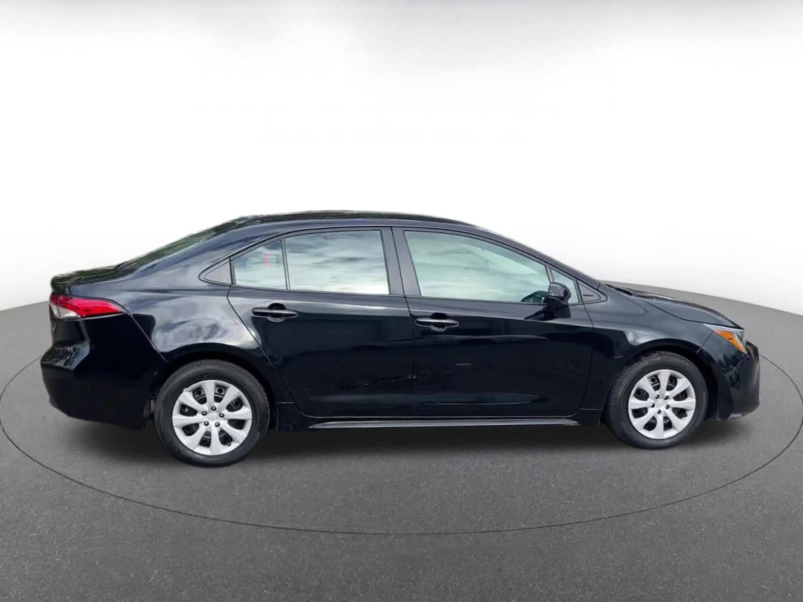 Thumbnail: 2025 Toyota Corolla - 15