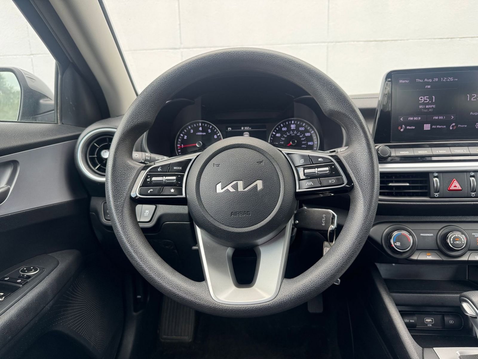 Thumbnail: 2024 Kia Forte - 25