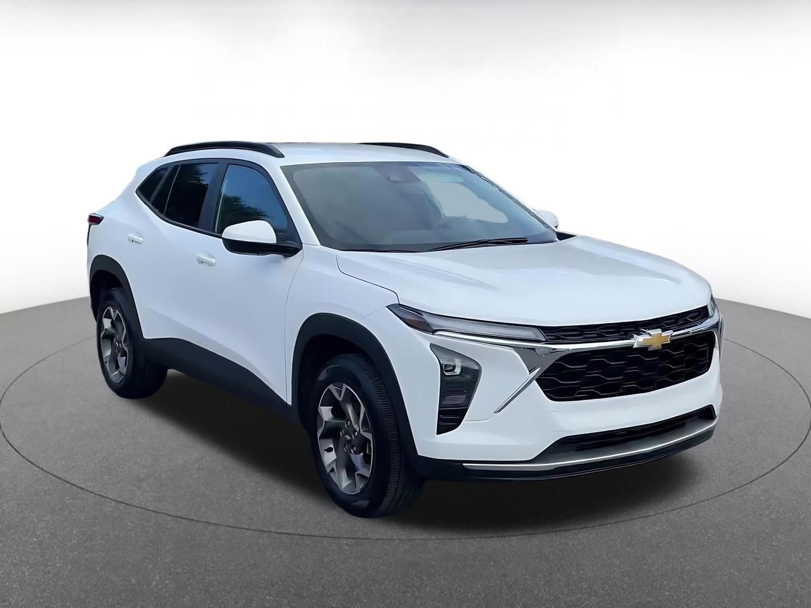 Thumbnail: 2025 Chevrolet Trax - 2