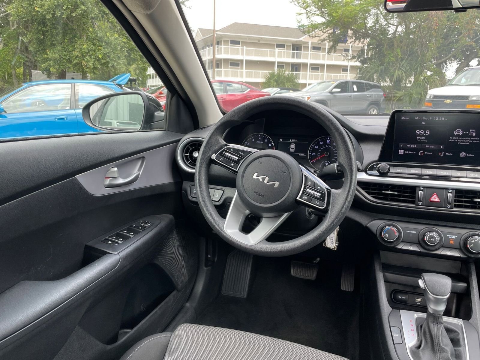 Thumbnail: 2024 Kia Forte - 32