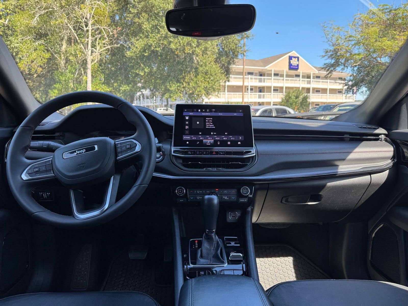 Thumbnail: 2025 Jeep Compass - 32