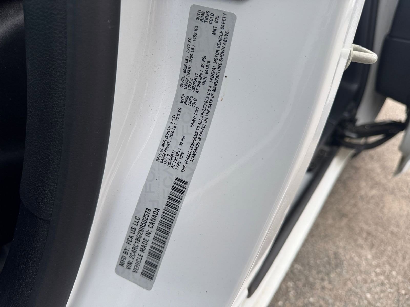 Thumbnail: 2025 Chrysler Pacifica - 31