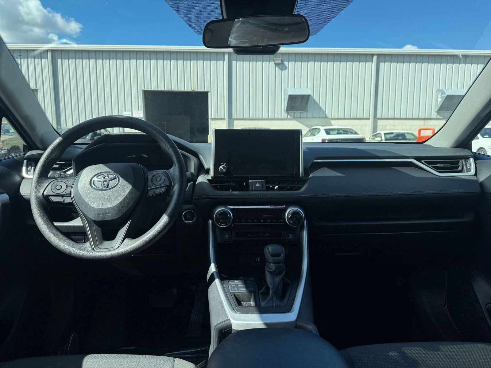 Thumbnail: 2025 Toyota RAV4 - 33