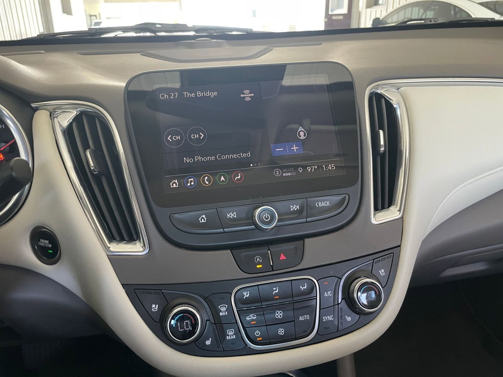 Thumbnail: 2024 Chevrolet Malibu - 18