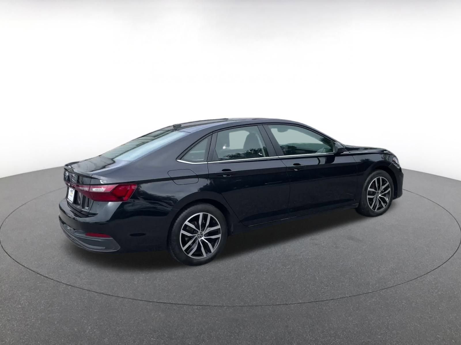 Thumbnail: 2025 Volkswagen Jetta - 15