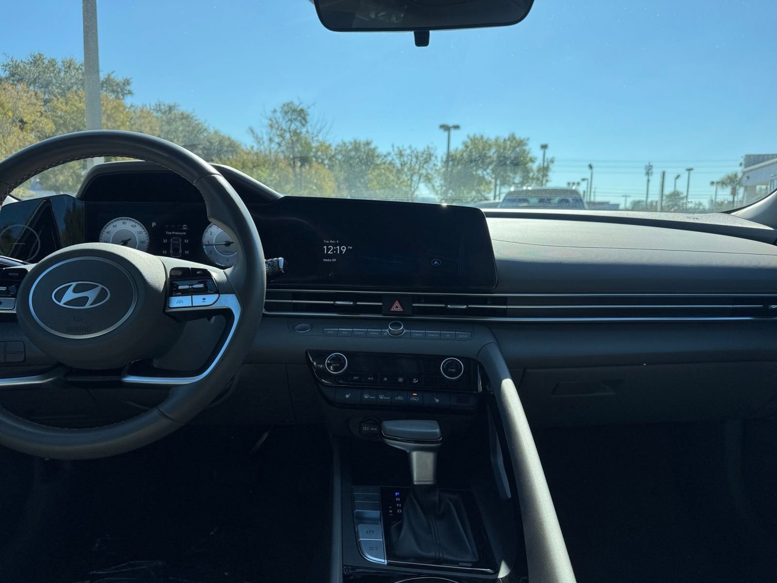 Thumbnail: 2025 Hyundai Elantra - 18