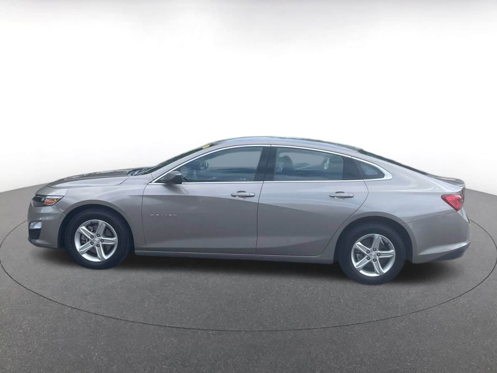 Thumbnail: 2024 Chevrolet Malibu - 8