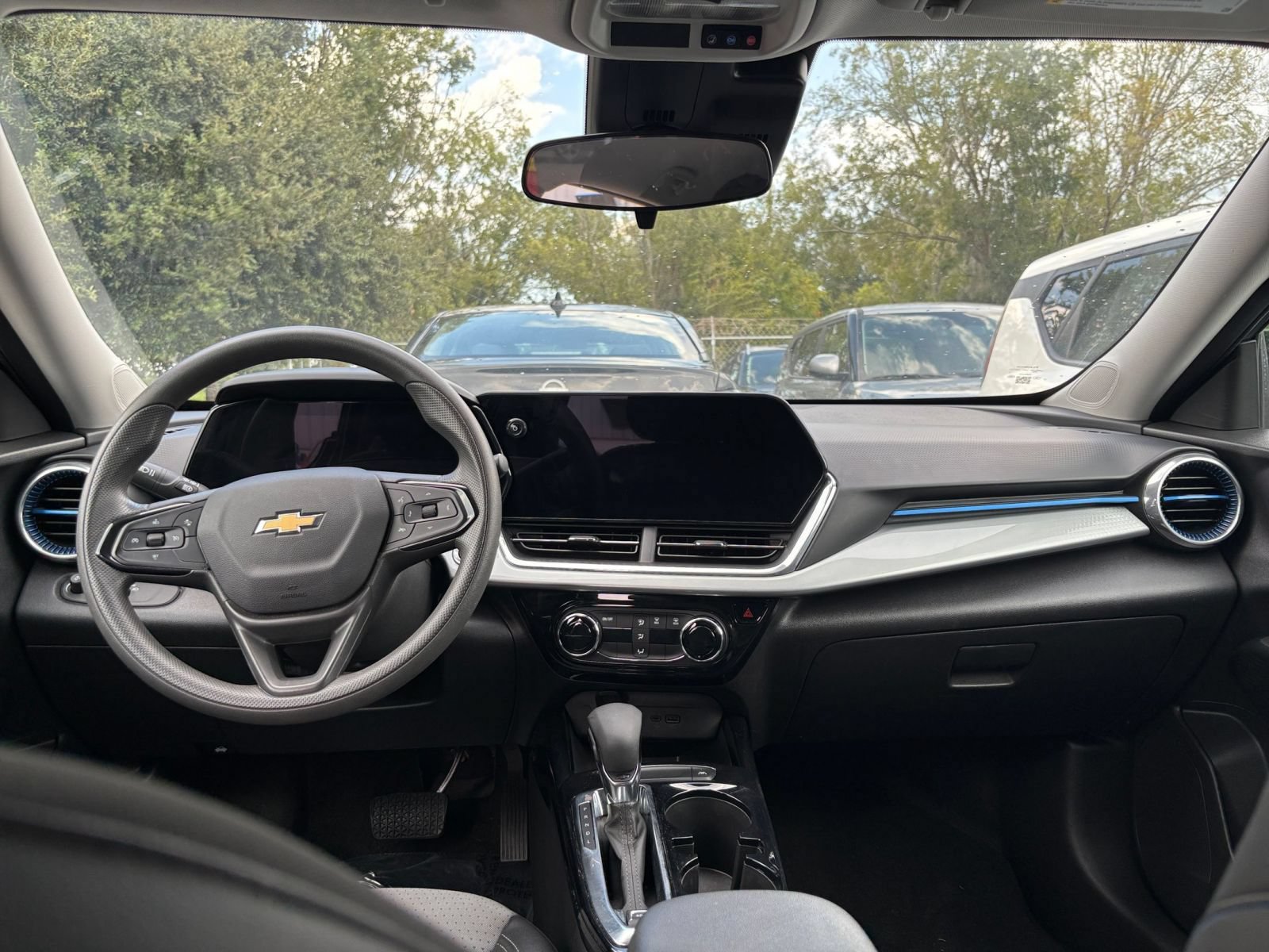 Thumbnail: 2025 Chevrolet Trax - 31