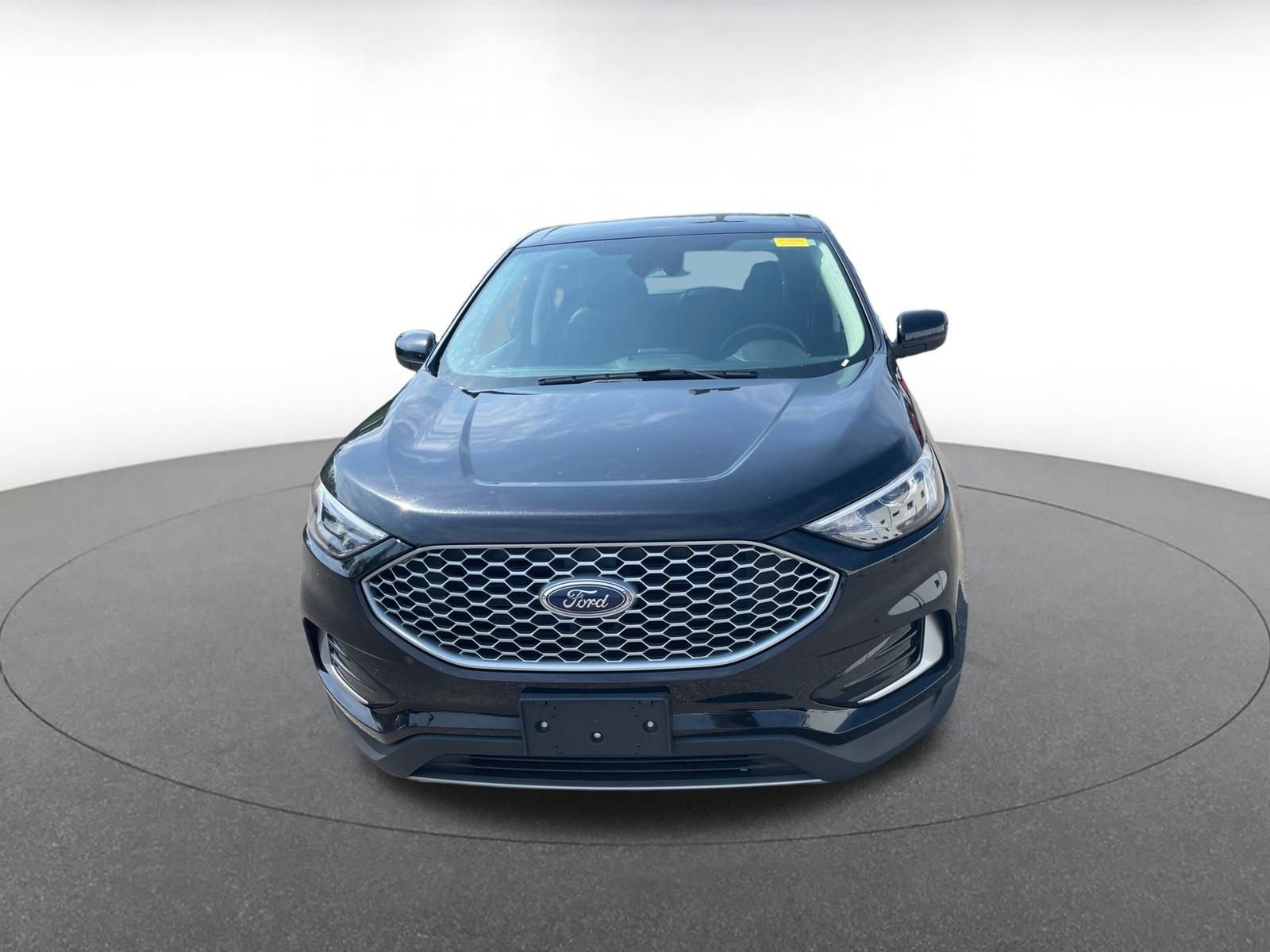 Thumbnail: 2023 Ford Edge - 4