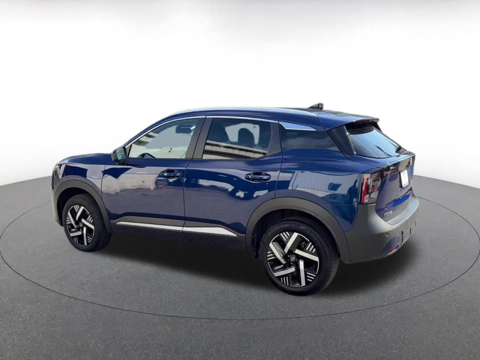 Thumbnail: 2026 Nissan Kicks - 9