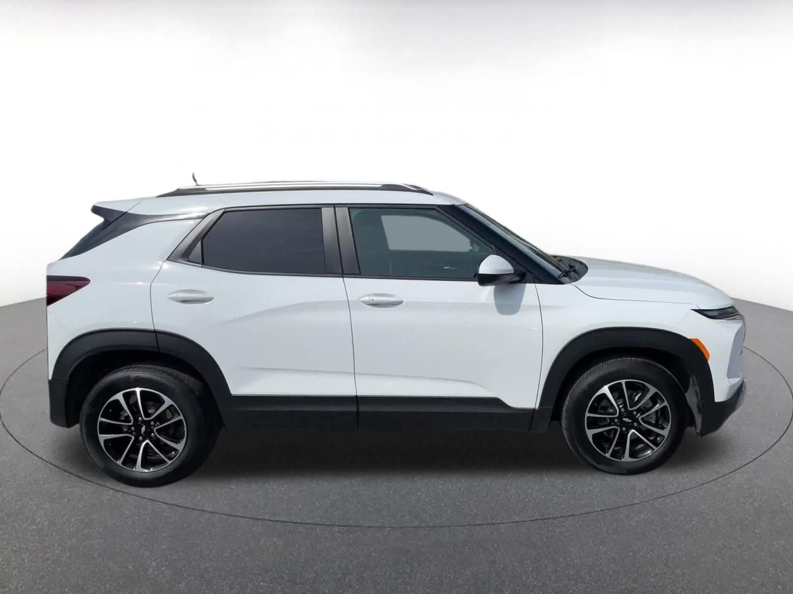 Thumbnail: 2025 Chevrolet TrailBlazer - 16