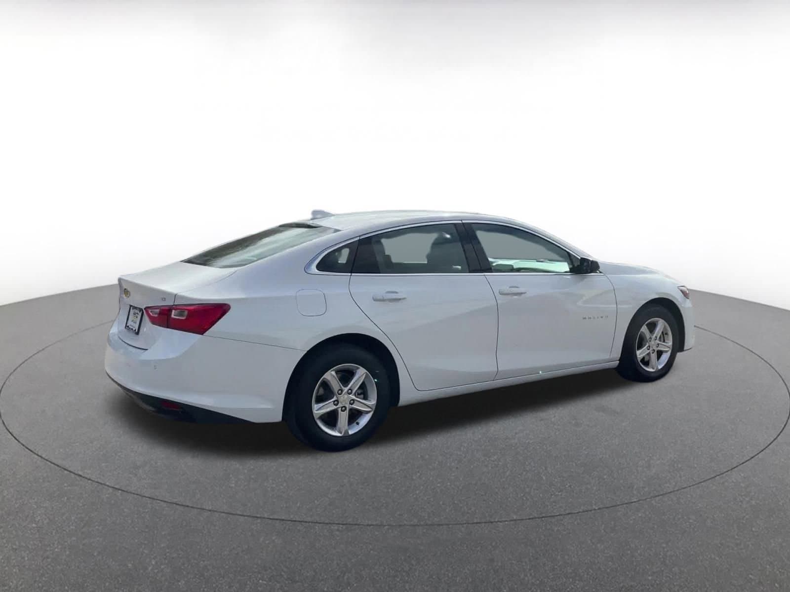 Thumbnail: 2024 Chevrolet Malibu - 14