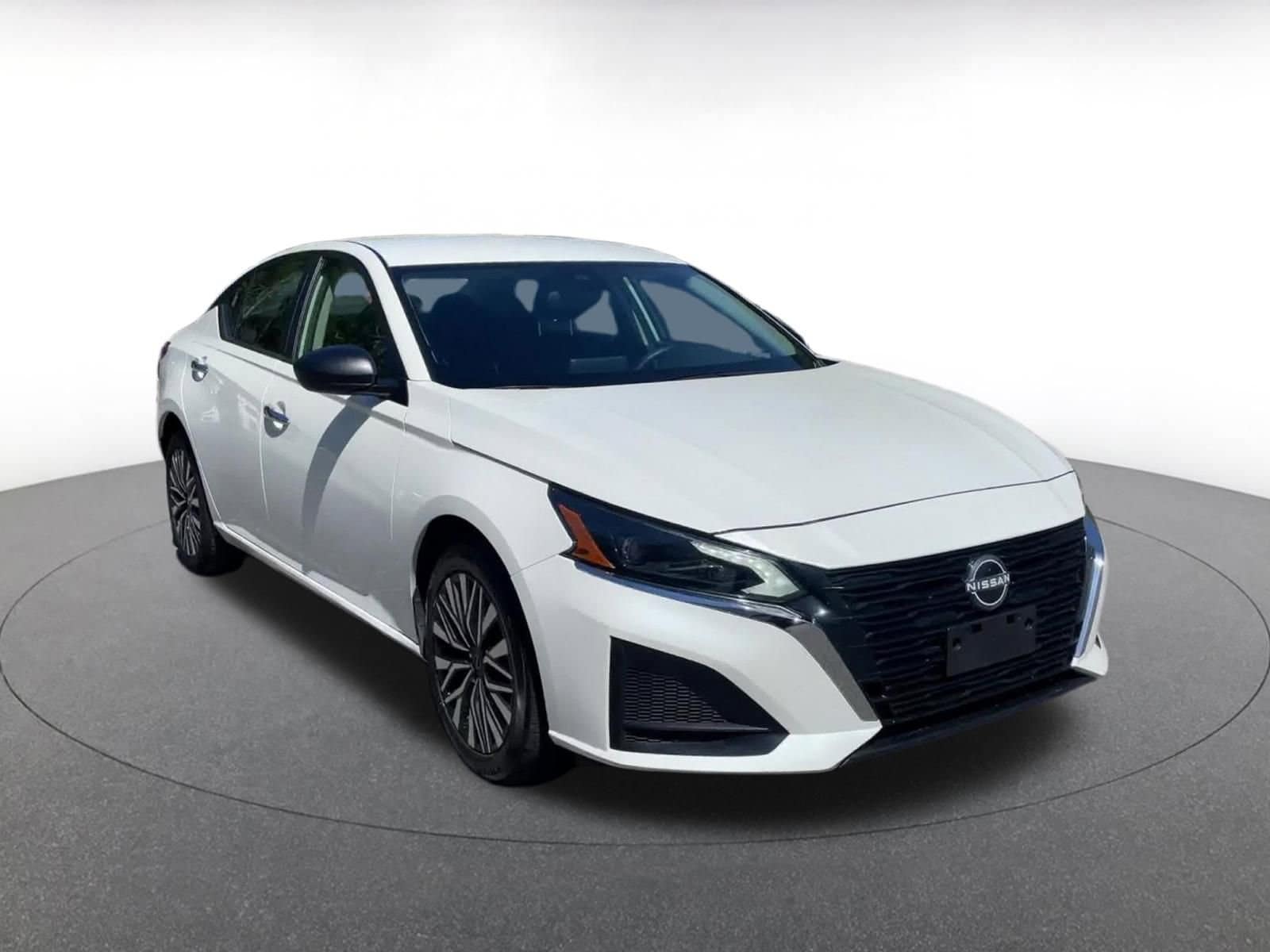 Thumbnail: 2025 Nissan Altima - 2