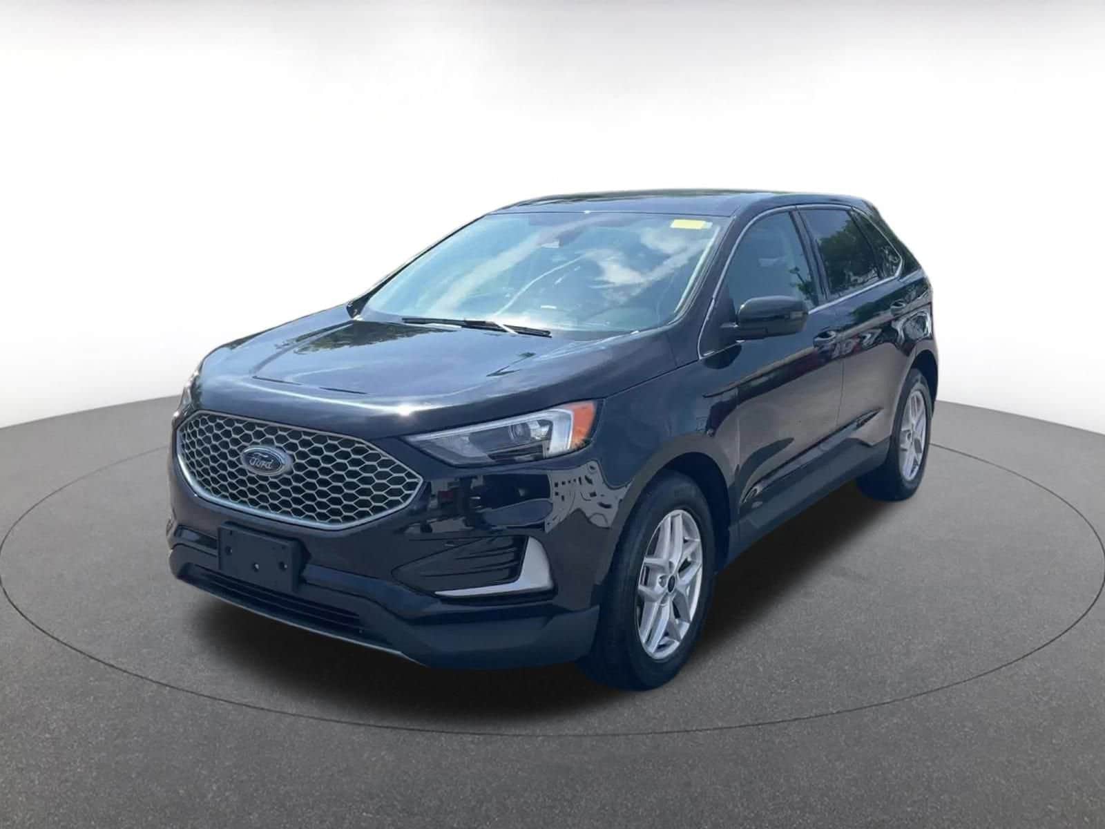 Thumbnail: 2023 Ford Edge - 8