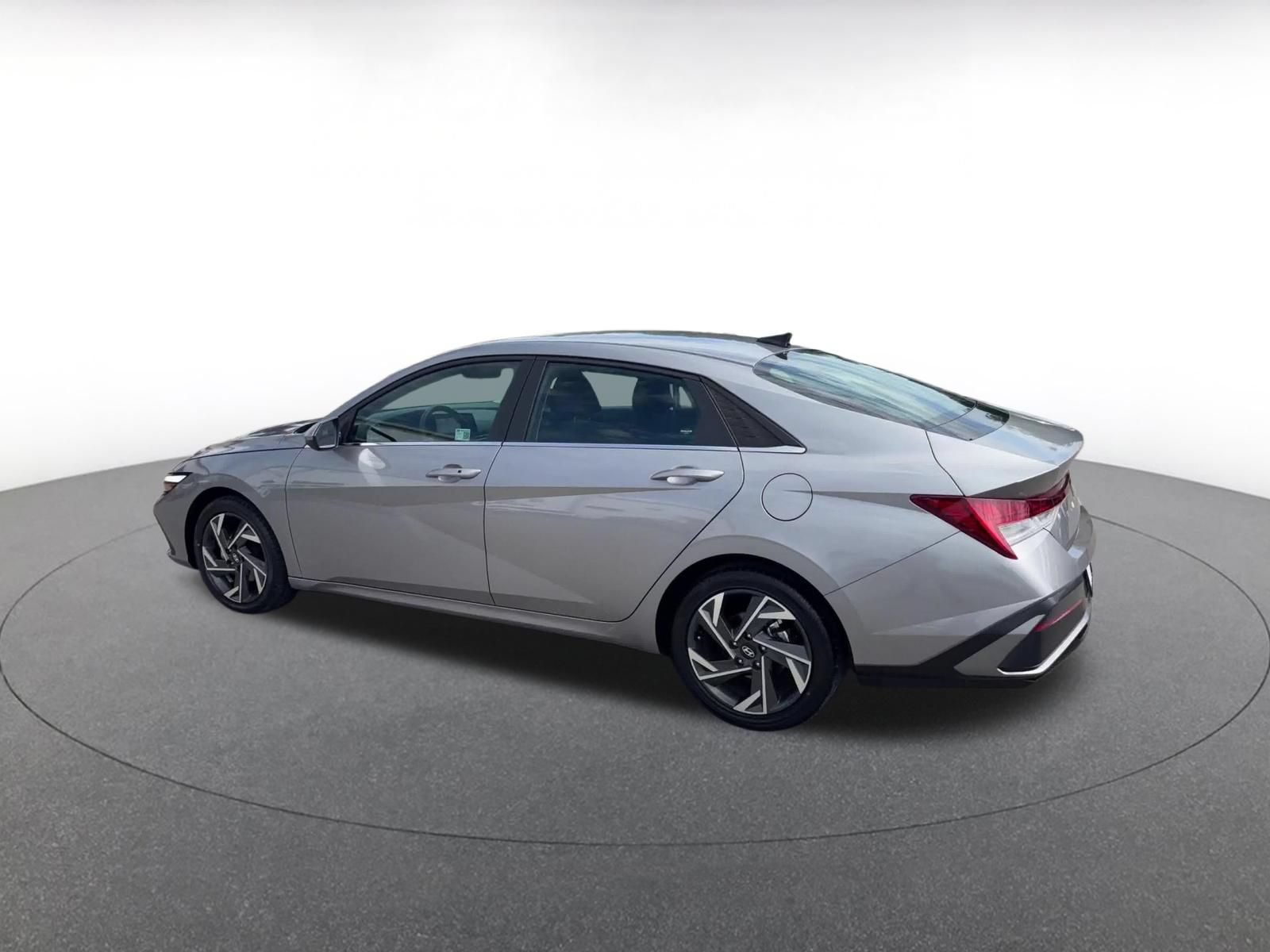 Thumbnail: 2025 Hyundai Elantra - 9
