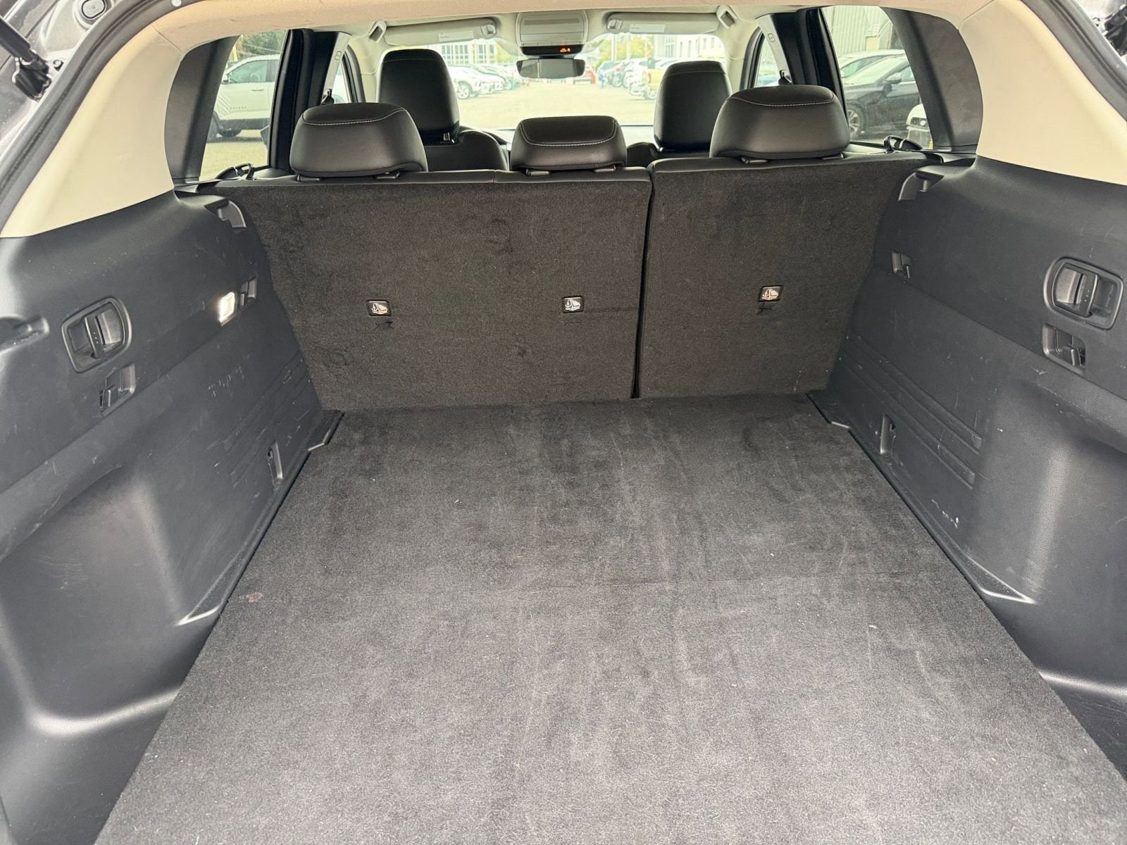 Thumbnail: 2025 Mazda CX-50 - 30