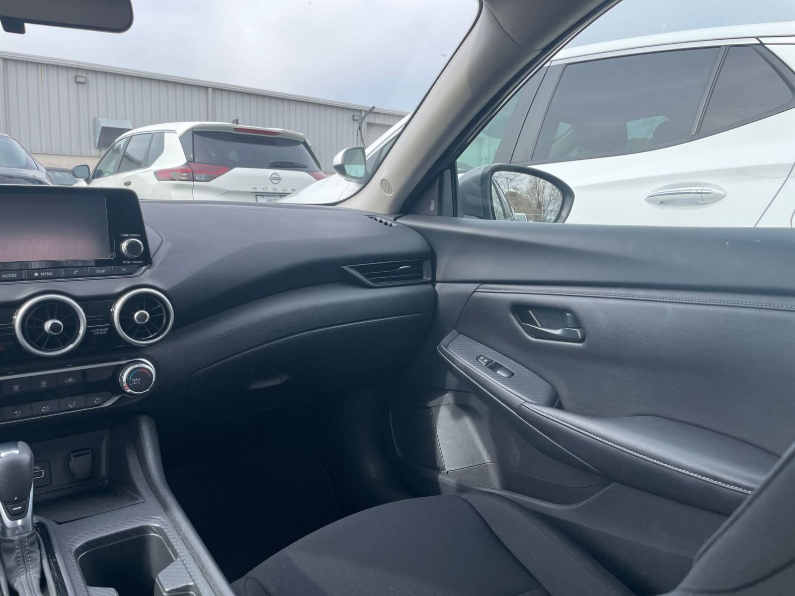 Thumbnail: 2025 Nissan Sentra - 33