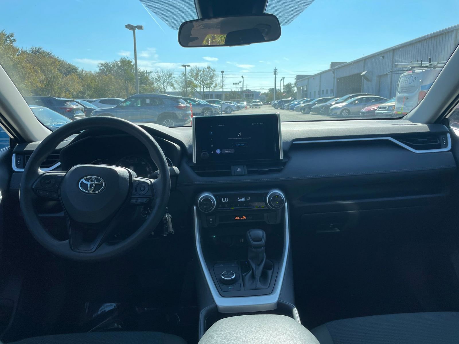 Thumbnail: 2025 Toyota RAV4 - 31