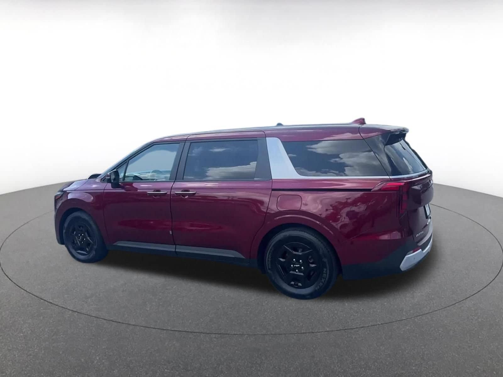 Thumbnail: 2026 Kia Carnival - 9