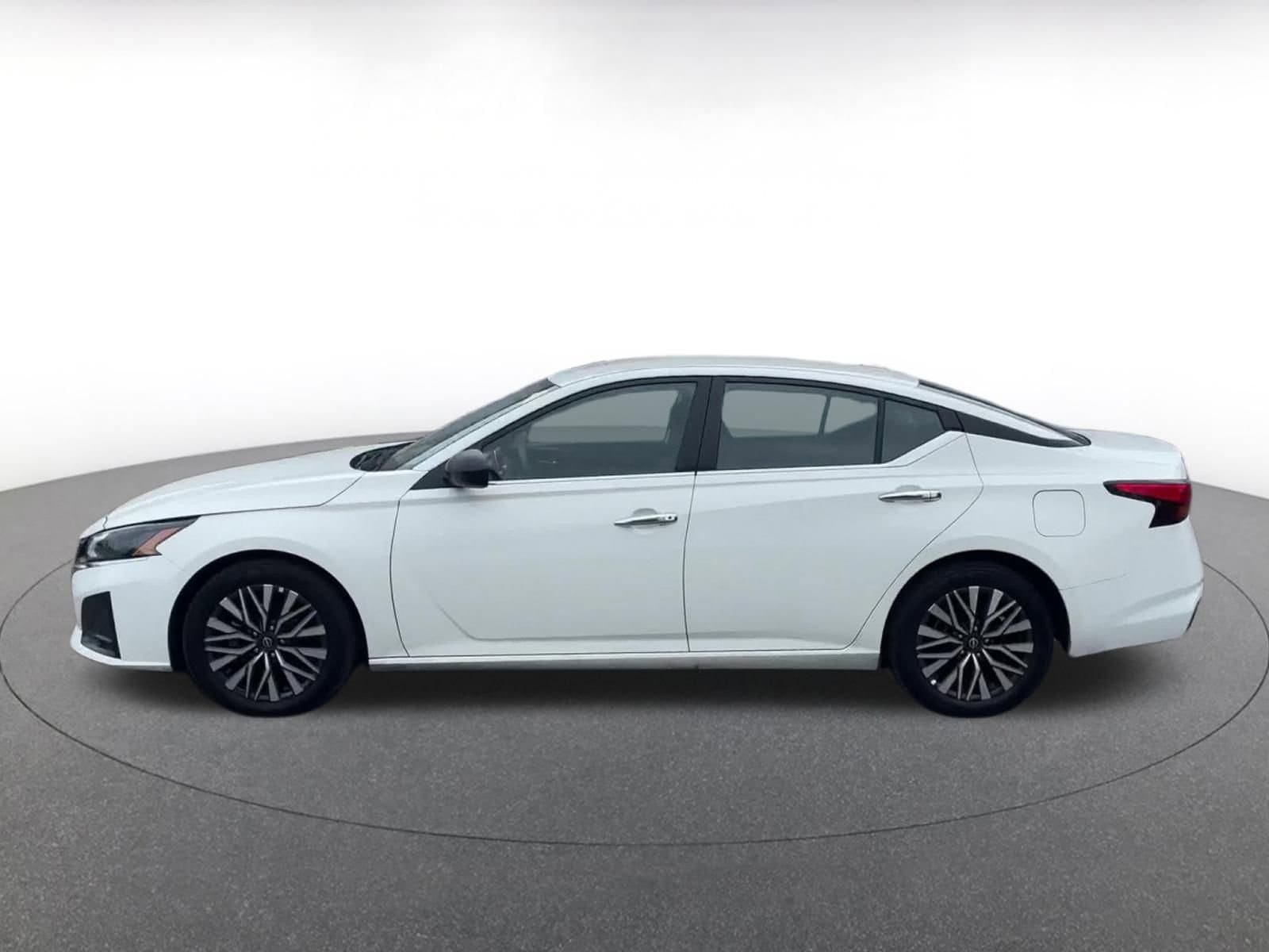 Thumbnail: 2025 Nissan Altima - 8