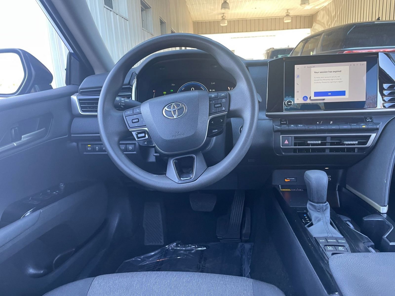 Thumbnail: 2025 Toyota Camry - 32