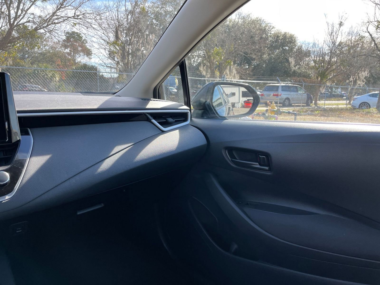 Thumbnail: 2025 Toyota Corolla - 33