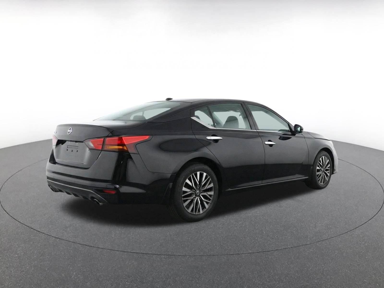 Thumbnail: 2026 Nissan Altima - 9