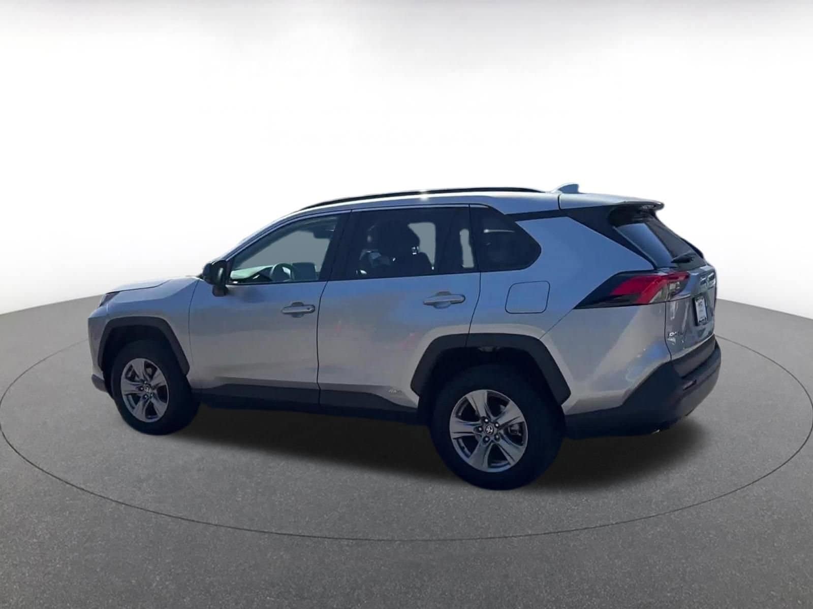 Thumbnail: 2025 Toyota RAV4 - 15