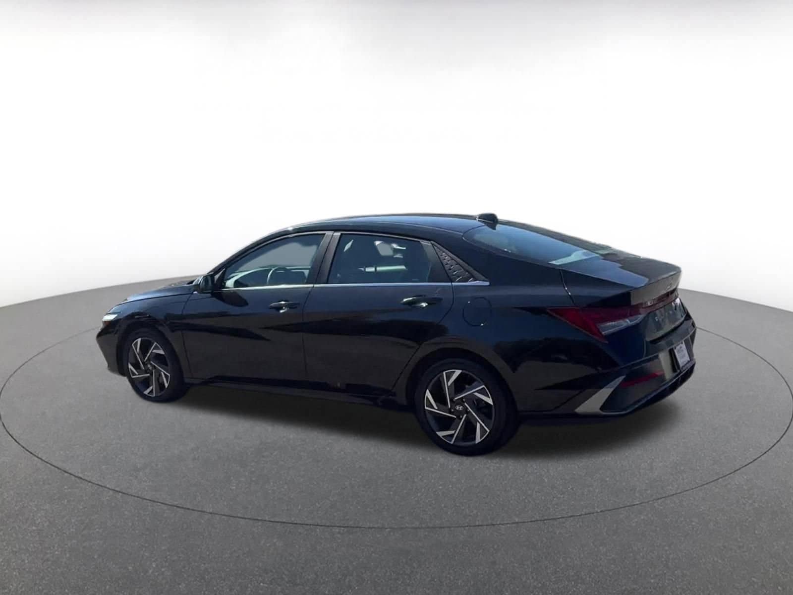 Thumbnail: 2025 Hyundai Elantra - 9