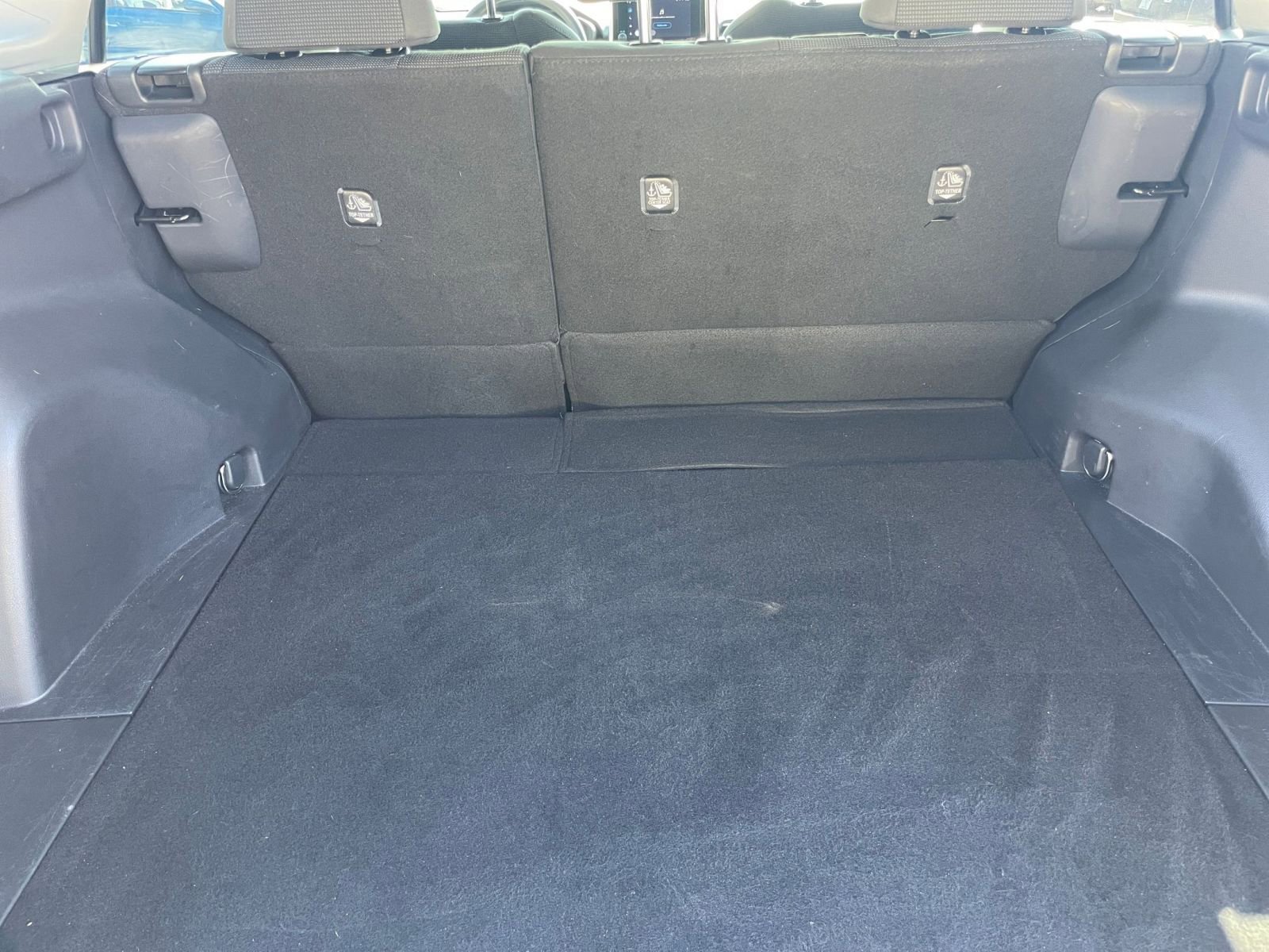 Thumbnail: 2025 Toyota RAV4 - 29