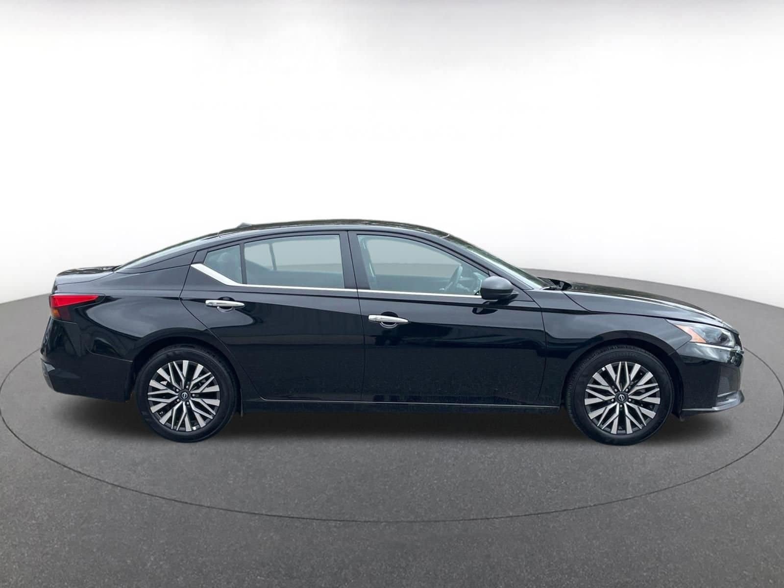 Thumbnail: 2025 Nissan Altima - 15